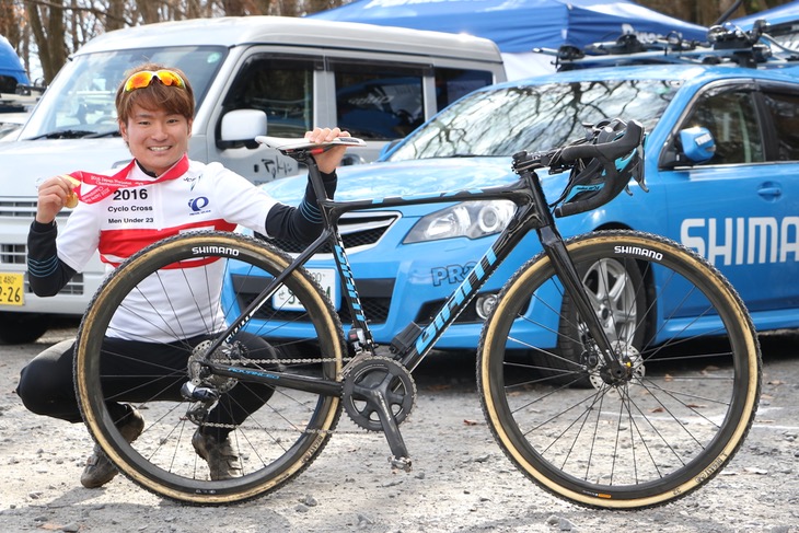横山航太(シマノレーシング)のジャイアント TCX Advanced PRO