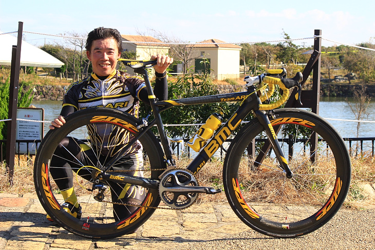 荒木太さん(Team ARI) BMC SLR01