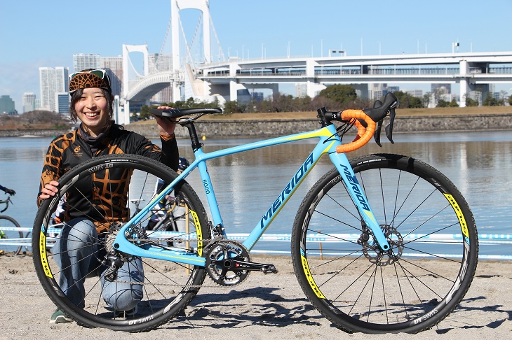 西形舞さん(TRCパナマレッズ)のメリダ CYCLO CROSS 6000