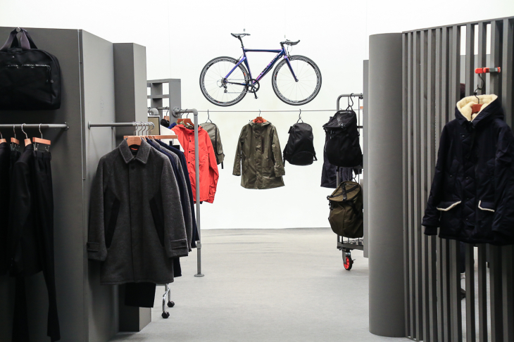 fashion + bicycleを体現するウェアや自転車を用意するナリフリ