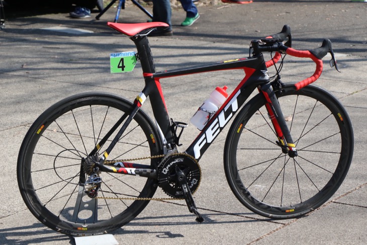 大場政登志(弱虫ペダルサイクリングチーム)のフェルト AR1