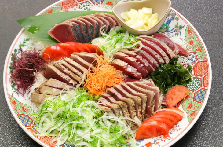 高知の夜はやはり皿鉢(さわち)料理だ