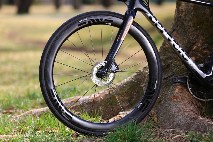 バイクはサーヴェロC5。ディメンションデータの選手たちによる開発と同じ組み合わせだ