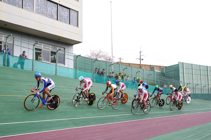 スクラッチ T1クラス 会場は京都向日町400mバンク