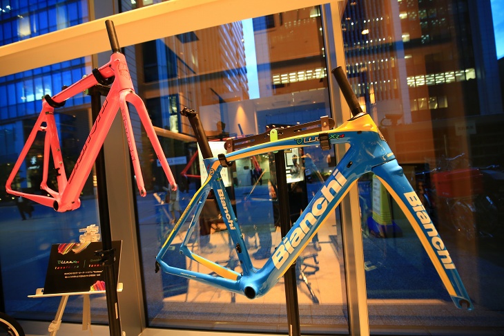 好みのカラーにオーダーできるTAVOLOZZAも引き続き展開(画像は旧グラフィック)