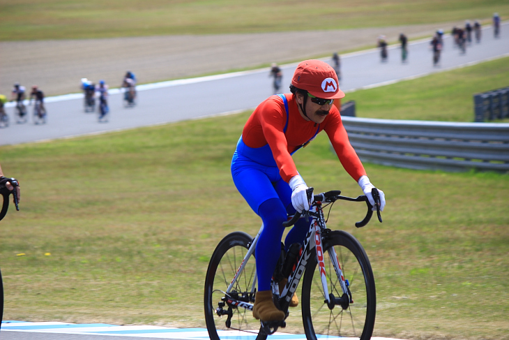 もはやもてぎ名物?マリオのコスプレライダー