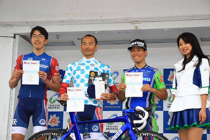 7時間エンデューロ ソロ表彰式。優勝は高岡亮寛選手(Roppongi Express)