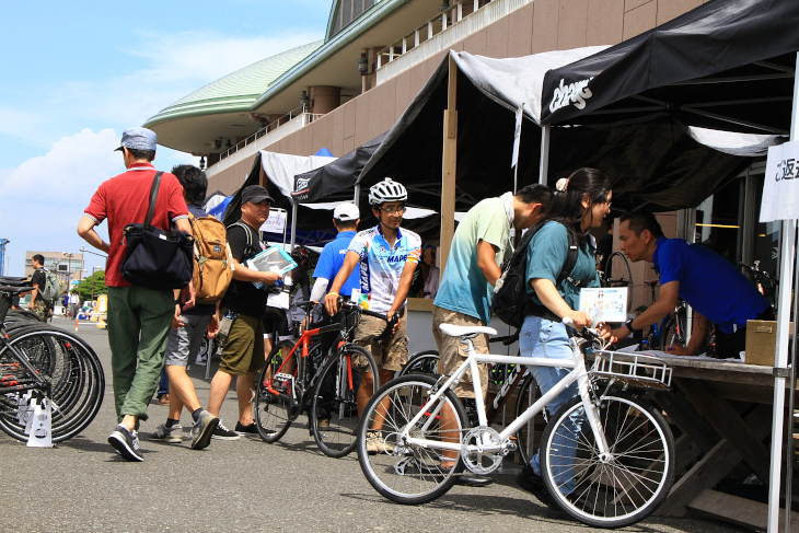 ライトウェイのクロスバイクも試乗対象だ