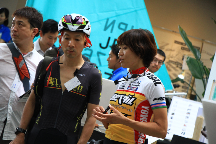 弱虫ペダルサイクリングチームの唐見選手も来場した