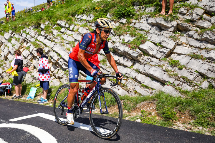 超級山岳グランコロンビエールを登る新城幸也(バーレーン・メリダ)