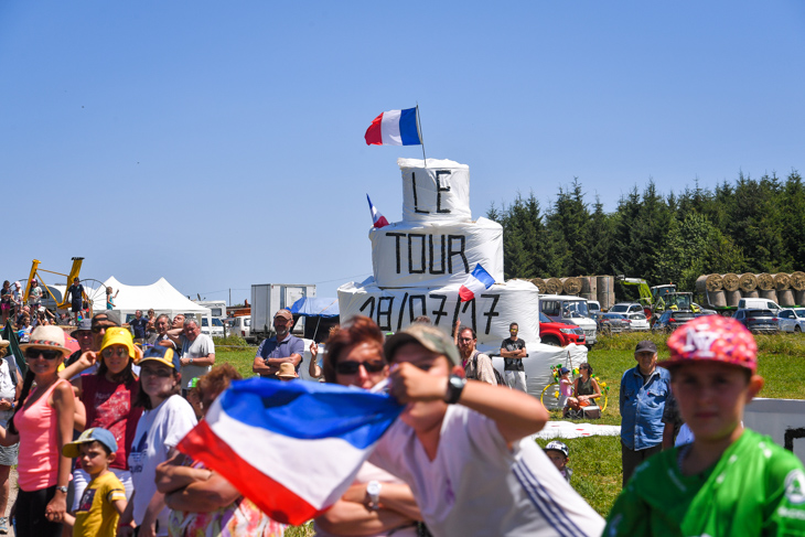 ツール・ド・フランスを暖かく迎える