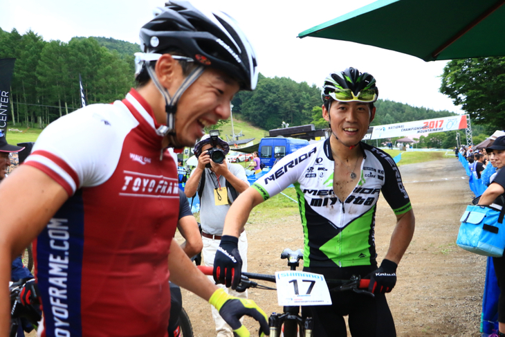 接戦の勝負を繰り広げた竹之内悠(Toyo Frame)と小坂光(MIYATA-MERIDA BIKING TEAM)