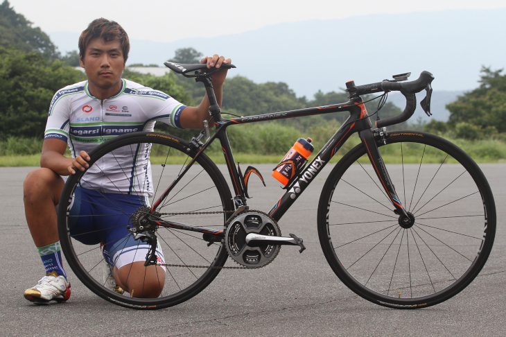 小山智也さん(イナーメ信濃山形)ヨネックス CARBONEX HR