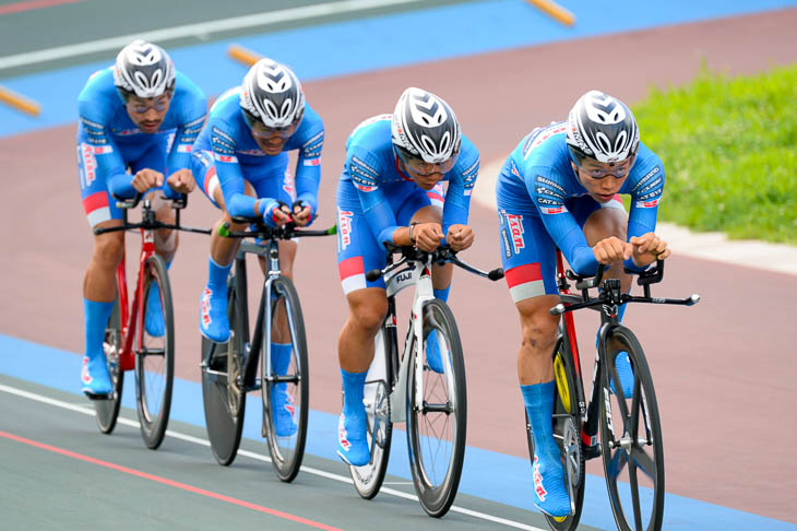 男子4kmチーム・パーシュート優勝 愛三工業レーシングチーム 4分20秒727(実業団新記録)