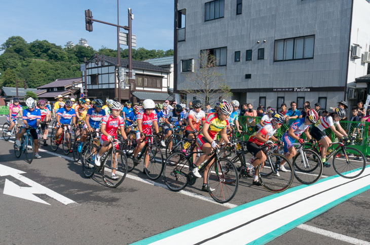 女子スタート 大野城を望む場所から