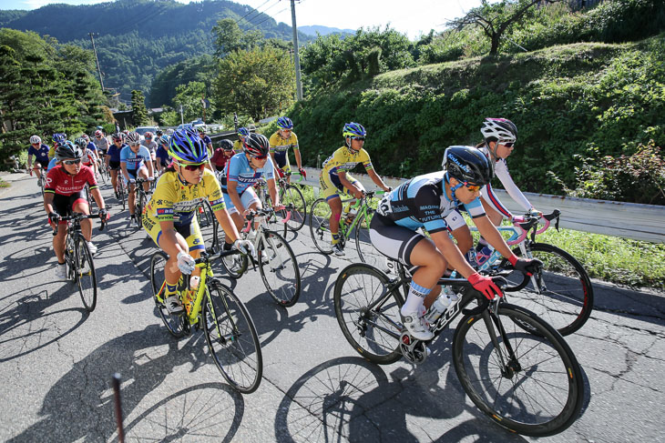 女子 30人が出走