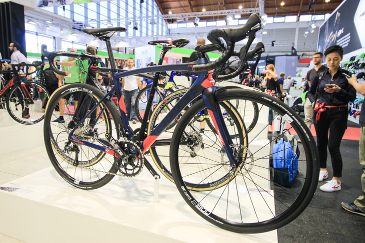 リドレー FENIX SLX Disc マルチロード的な存在のフェニックスにディスクバージョンが登場した