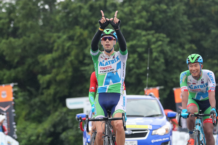 アイラン・フェルナンデス(マトリックスパワータグ)、故・和田力選手に捧げる勝利