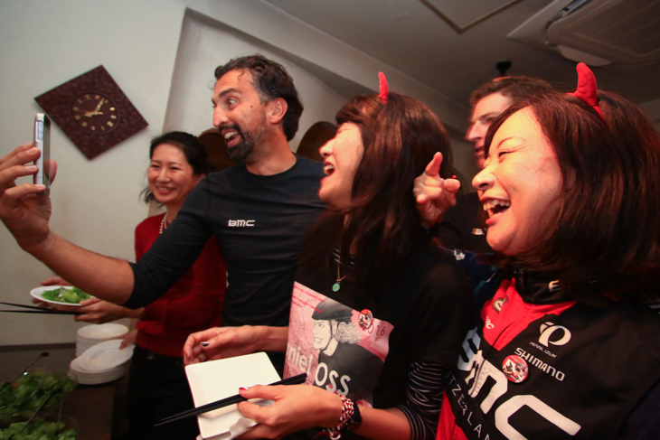 イタリアに居るダニエル・オスとスカイプ通話でフェイスtoフェイスのライブ会話!
