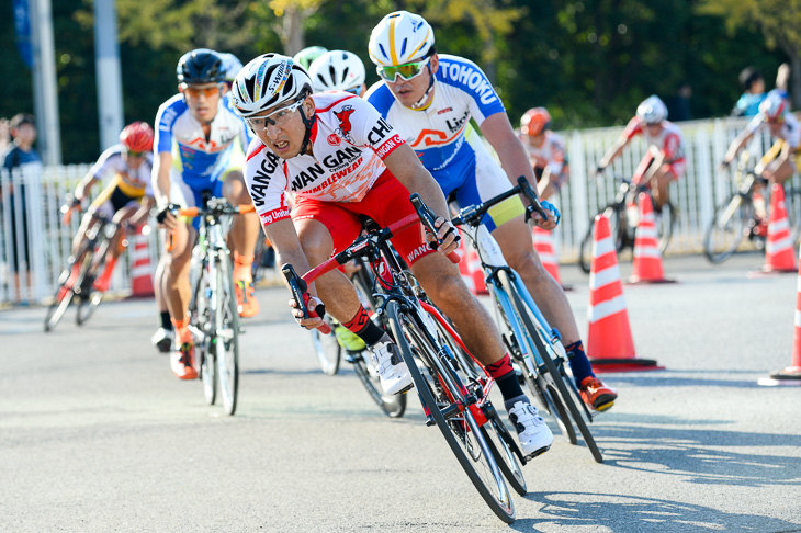 E1 レース中盤は湾岸サイクリング・ユナイテッドとLinkTOHOKUがつばぜり合い