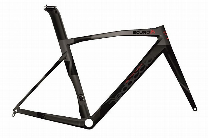 デダチャイストラーダ SCURO25(ブラックオンブラック)