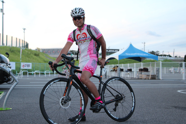 「ディスクブレーキロードのおかげでもう一度自転車に乗ろうと思えた」と語る佐藤さん(Du Bon Temps)