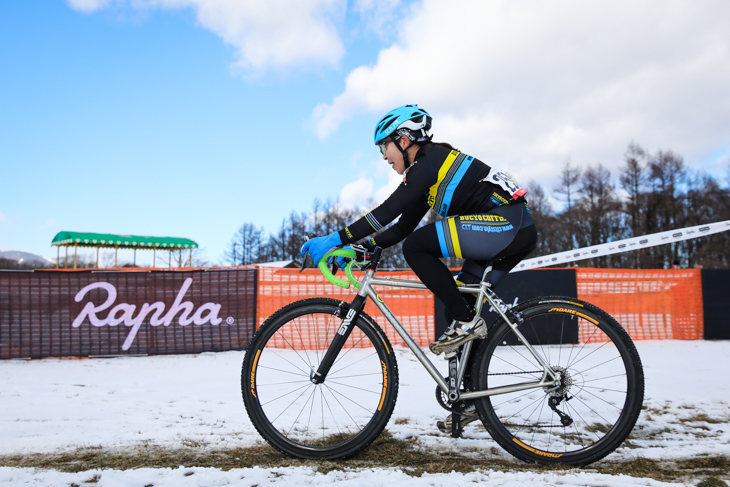 女子マスターズ40-49 2位に入った水谷有紀子(BUCYO COFFEE/CLT Cycling Team)