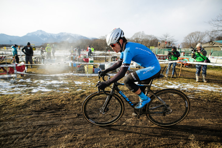 エリート男子 2番手で小坂を追う横山航太(シマノレーシング)