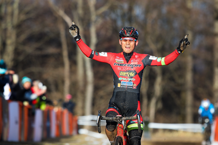 念願の全日本選手権初制覇を果たした小坂光(宇都宮ブリッツェンシクロクロスチーム)