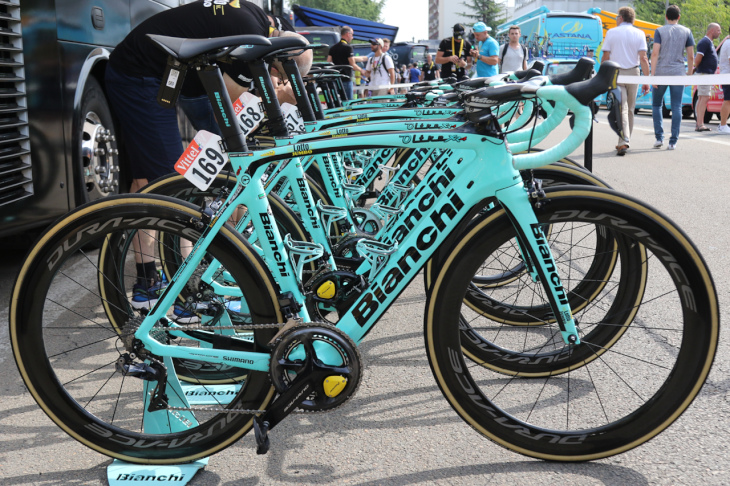 ロットNLユンボが使用するビアンキ OLTRE XR4(ツール・ド・フランスにて撮影)