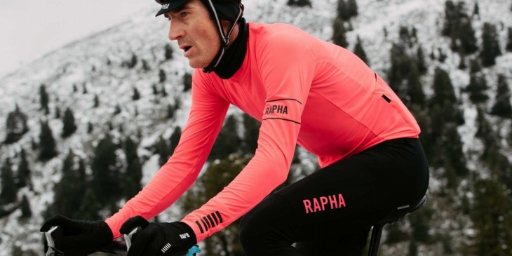 冬の高強度トレーニングをサポートするPro Team Long Sleeve Thermal Jerseyも40%オフ