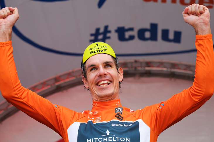タイム差ゼロで総合首位に立ったダリル・インピー(南アフリカ、ミッチェルトン・スコット)