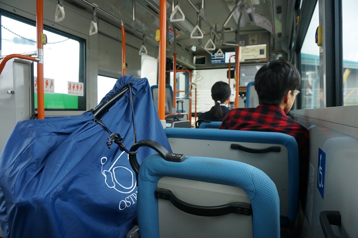 鉄道の代替という位置づけのため、輪行での自転車持ち込みはお咎め無し!ただし車内は狭いので複数台は厳しそうです