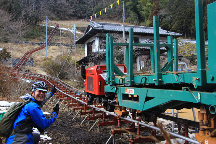 林業用の作業トロッコを発見!