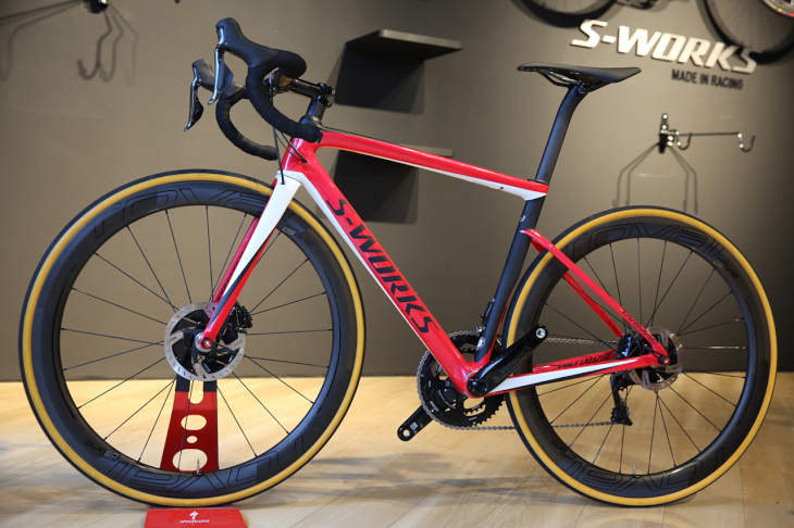 スペシャライズド S-WORKS TARMAC MEN SL6 DISC DI2(GLOSS FLO RED/METALLIC WHITE SILVER/SATIN BLACK)