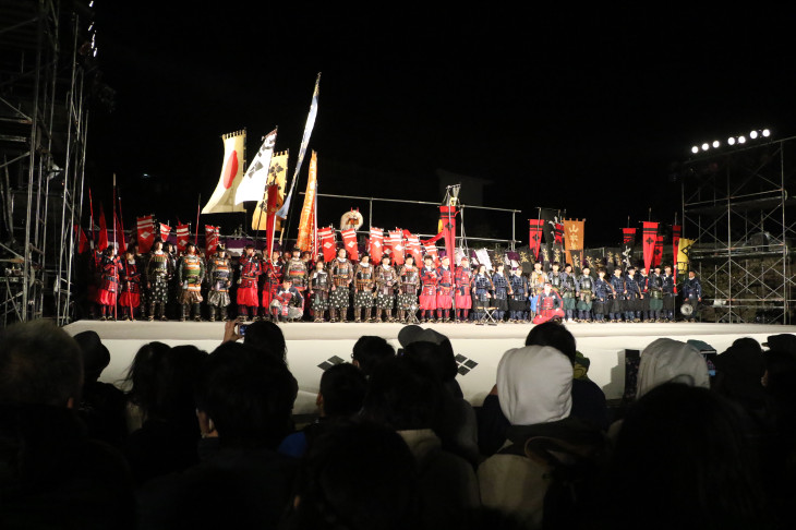 土曜日のトリを飾る甲州軍団帰陣式 多くの観覧者が詰めかけた