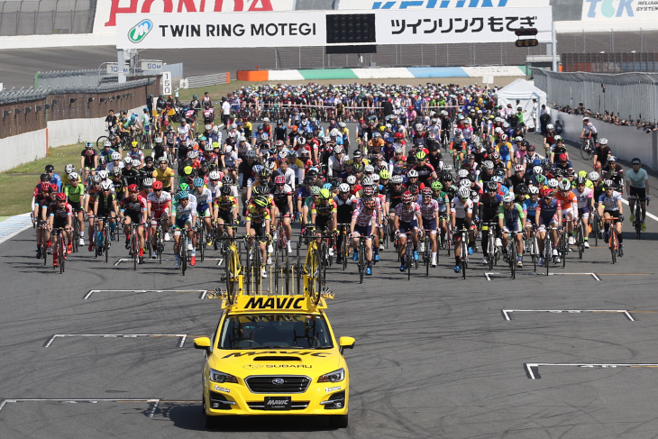マヴィックカーを先頭にもてぎ7時間エンデューロがスタート!