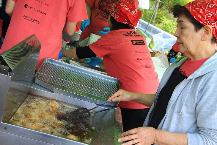 魚のフライはなんと揚げたてなんですよ!