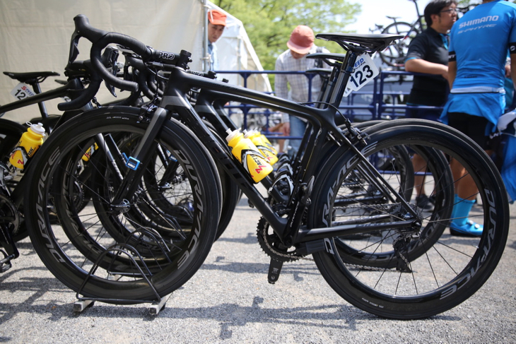 シマノレーシングのジャイアント TCR ADVANCED SL