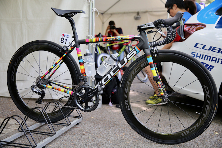 LXサイクリングチームのフォーカス IZALCO MAX