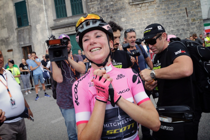自身初のジロ・ローザ総合優勝を決めたアネミエク・ファンフルーテン(オランダ、ミッチェルトン・スコット)