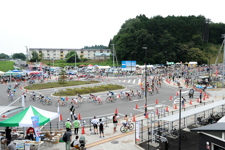 JR片岡駅前のロータリーがコースの一部(写真はE1)