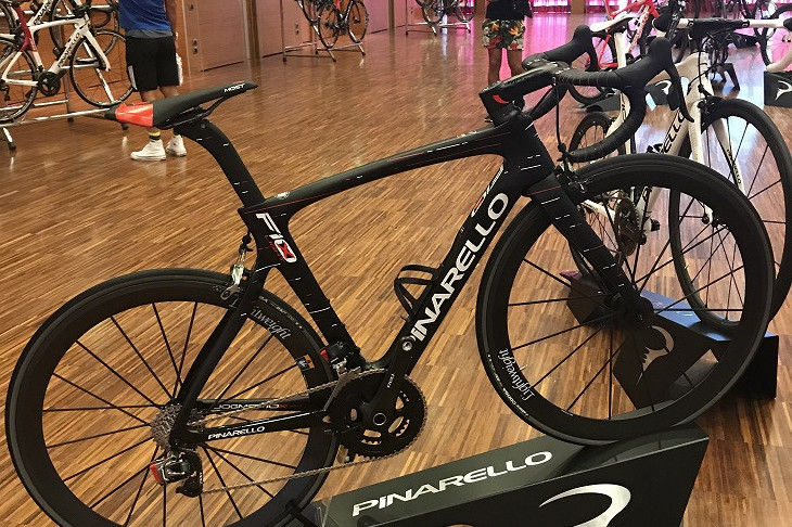 ランチパーティーの後は、ピナレロ2019年モデルを見せてもらいました。
