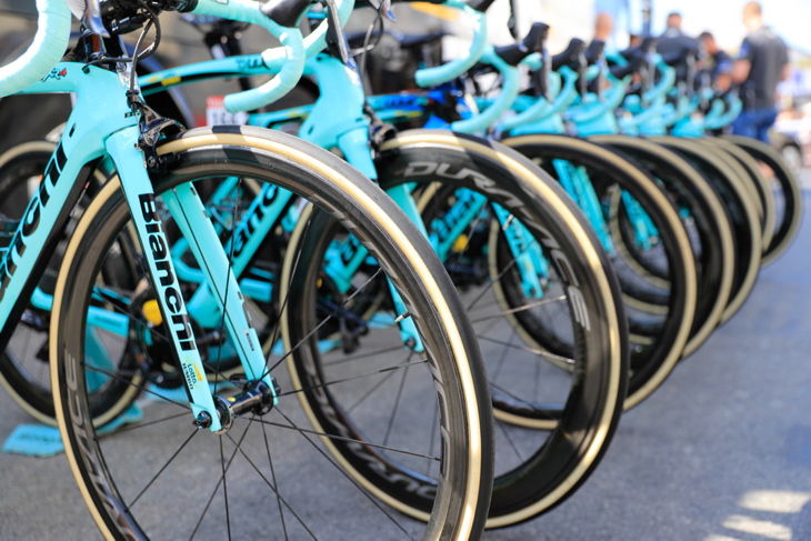 ホイールはシマノデュラエース。C40とC60を使い分ける