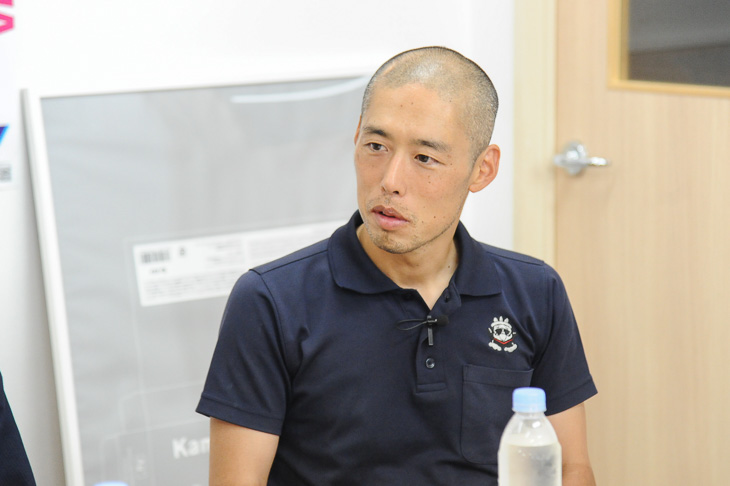 「高岡さんを疲れさせるレースを」と話す小畑郁(なるしまフレンド)