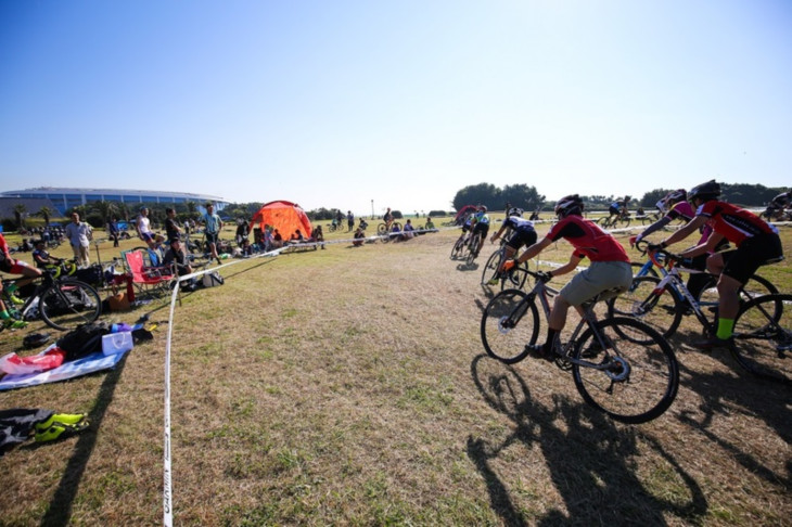 今年が初開催となるINAGI CROSS 首都圏サイクリストが集まりやすいレースとなる(写真はスターライト幕張)