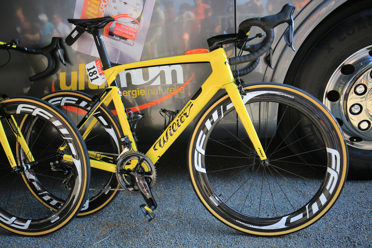 ツールに合わせてデビューしたCento 10 PRO。リリアン・カルメジャーヌ(フランス)はリムブレーキバージョンを選択