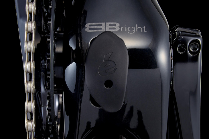 サーヴェロにはお馴染みのBBright規格。カーボンレイアップの変更でBB剛性は25%アップした