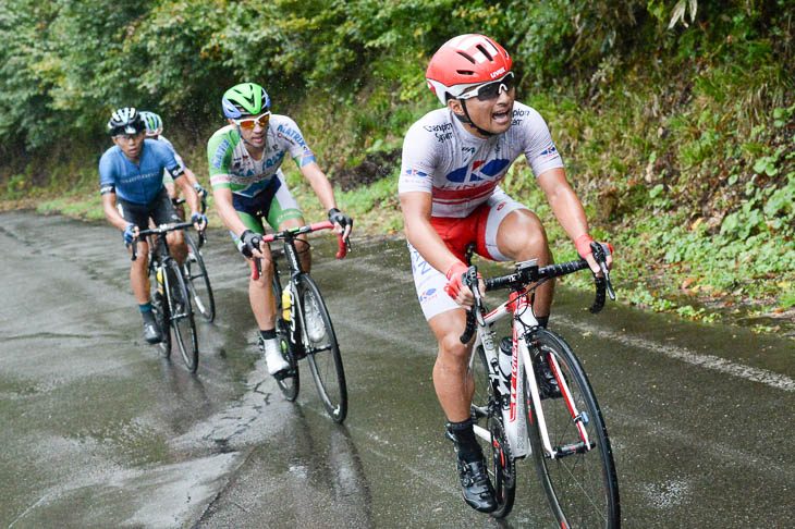 8周目、山本元喜(キナンサイクリングチーム)のペースアップで4人に絞られた先頭集団