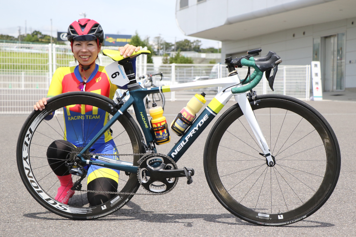 柴山良子さん(ぴっとレーシングチーム) ニールプライド NAZARE